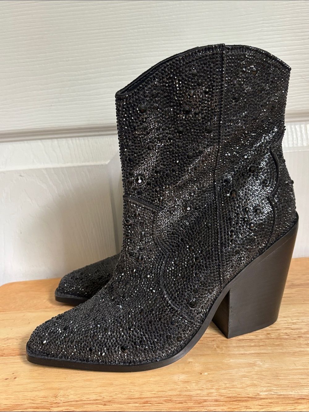 NEW STEVE MADDEN Thorn Black Glass Rhinestone Sparkle Western Ankle Boots size 7